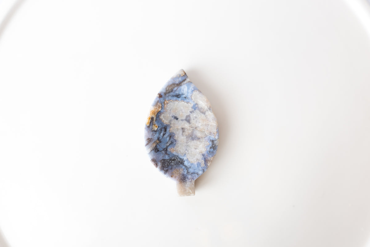 Blue Agate Leaf Carving